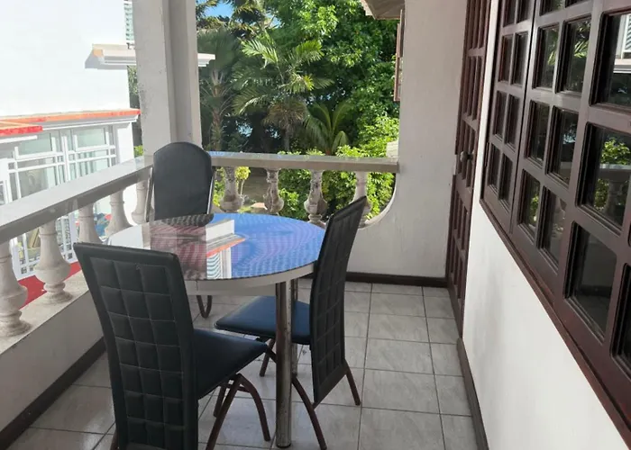 Diamond Plaza Beachfront Victoria